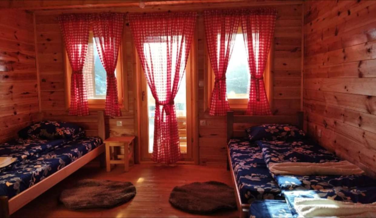 Eco Village Jasavic Plav Eksteriør billede